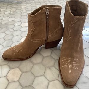 Dolce Vita size 7.5 Cowboy Booties